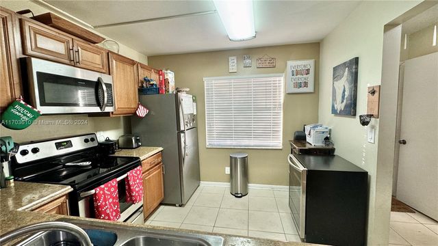 741 NW 105th Ter, Pembroke Pines, FL 33026