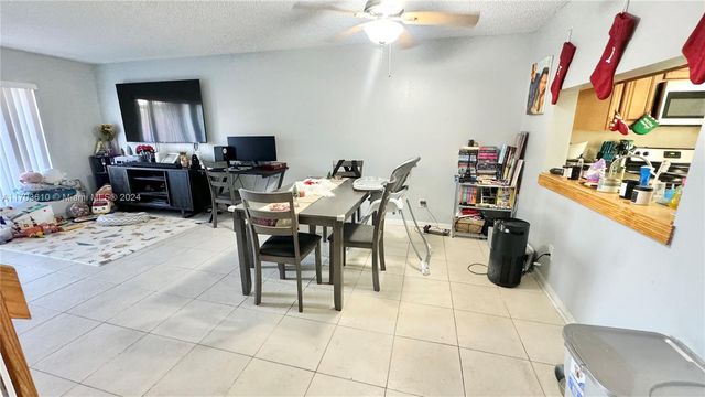 741 NW 105th Ter, Pembroke Pines, FL 33026