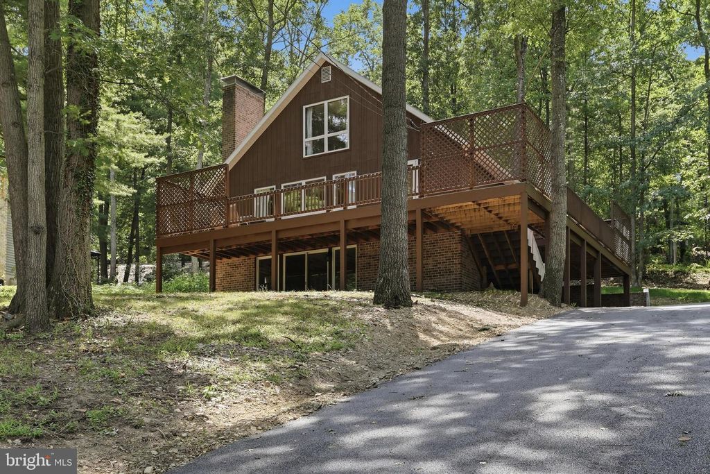 8147 MICHAUX DRIVE, Fayetteville, PA 17222