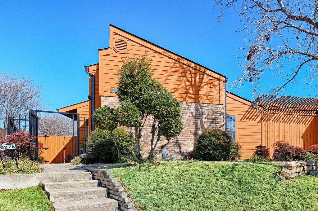 2027 Springwood Place A, Carrollton, TX 75006