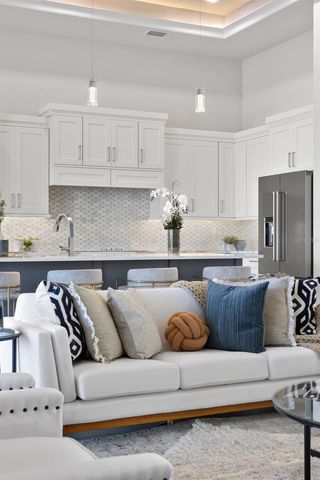 2129 CAPE CORAL PARKWAY W, Cape Coral, FL 33914