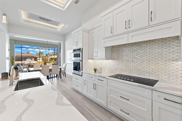 2129 CAPE CORAL PARKWAY W, Cape Coral, FL 33914