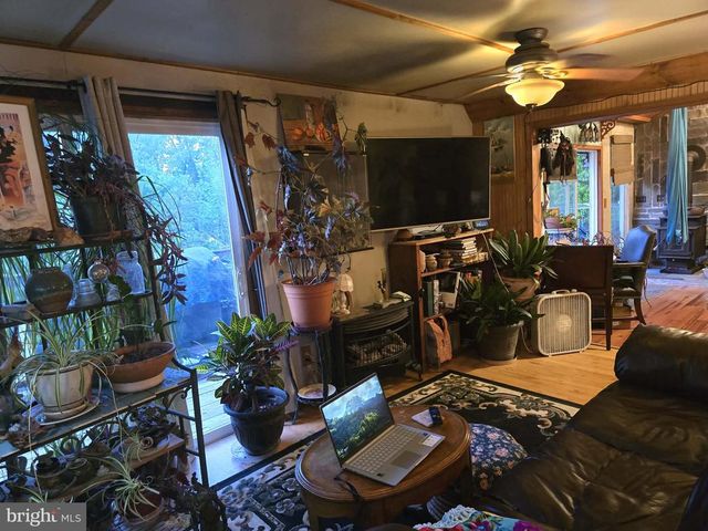 446 SPRING DR, Stanardsville, VA 22973