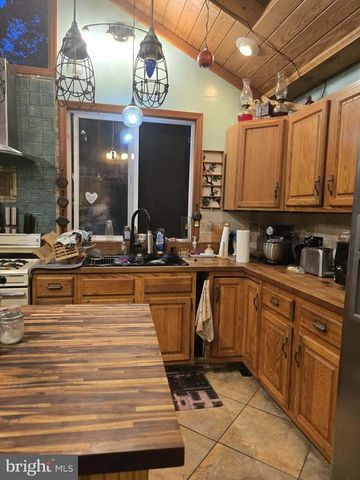 446 SPRING DR, Stanardsville, VA 22973