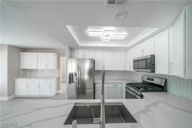 1804 Summit Pointe Drive, Las Vegas, NV 89117