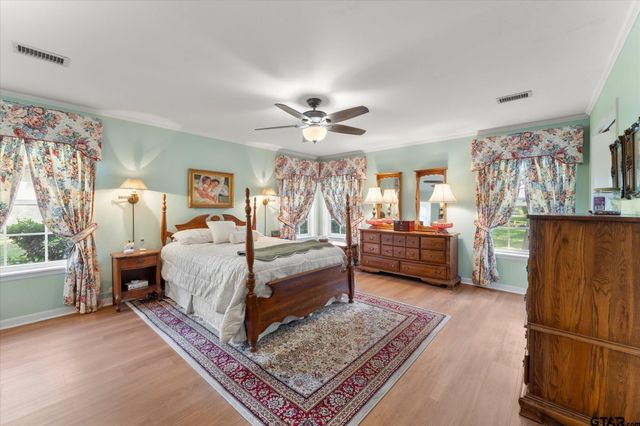 113 Mockingbird Street, Mount Pleasant, TX 75455