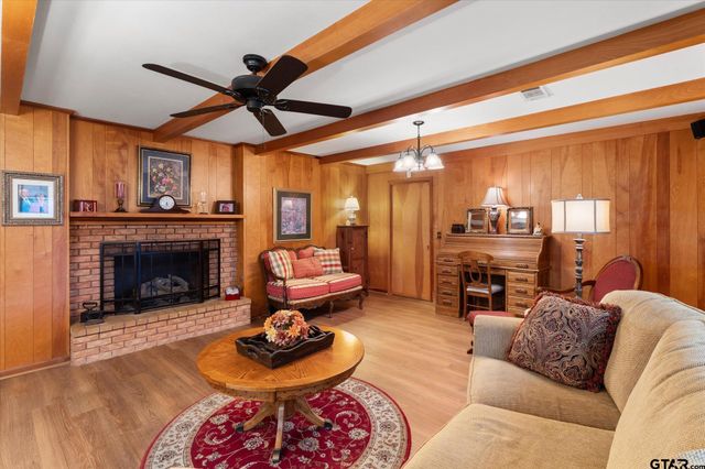 113 Mockingbird Street, Mount Pleasant, TX 75455