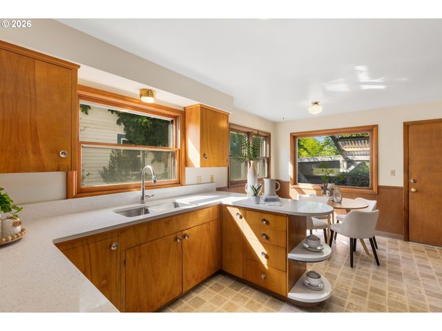 4811 Ne MASON St, Portland, OR 97218