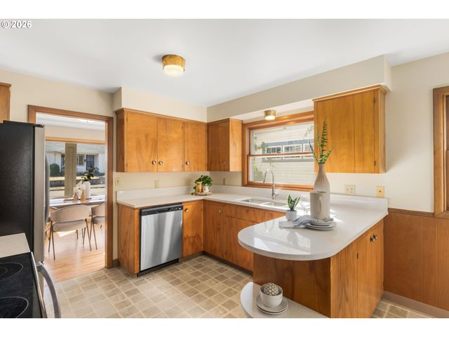 4811 Ne MASON St, Portland, OR 97218