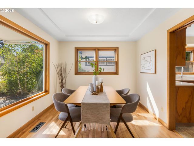 4811 Ne MASON St, Portland, OR 97218