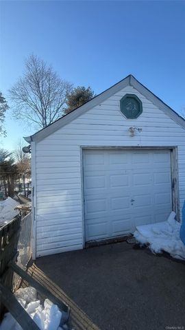 49 Peters Boulevard, Central Islip, NY 11722