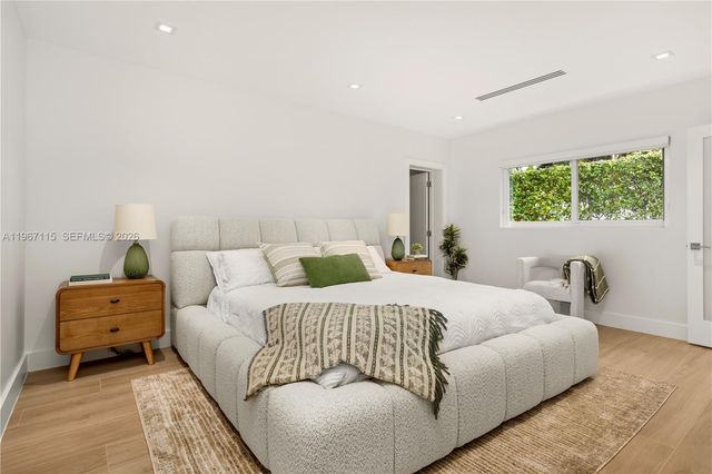 6011 Maynada St, Coral Gables, FL 33146