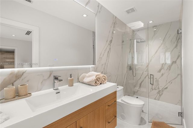 6011 Maynada St, Coral Gables, FL 33146