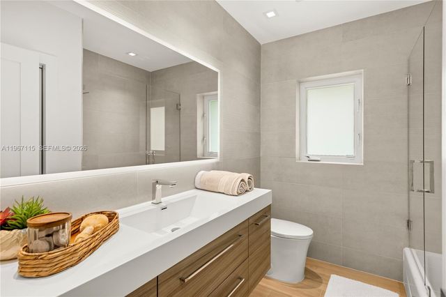 6011 Maynada St, Coral Gables, FL 33146