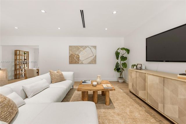 6011 Maynada St, Coral Gables, FL 33146