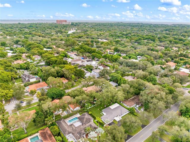 6011 Maynada St, Coral Gables, FL 33146