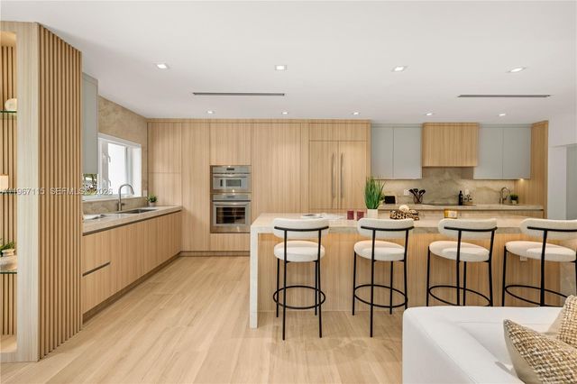 6011 Maynada St, Coral Gables, FL 33146