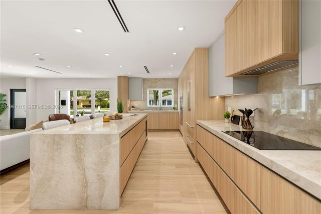 6011 Maynada St, Coral Gables, FL 33146