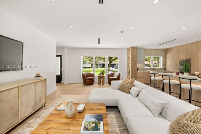 6011 Maynada St, Coral Gables, FL 33146