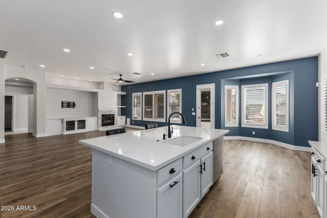 8039 W CLARA Lane, Peoria, AZ 85382