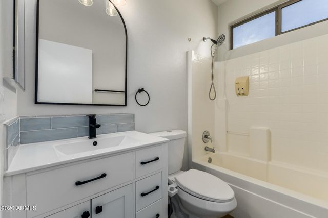 8039 W CLARA Lane, Peoria, AZ 85382