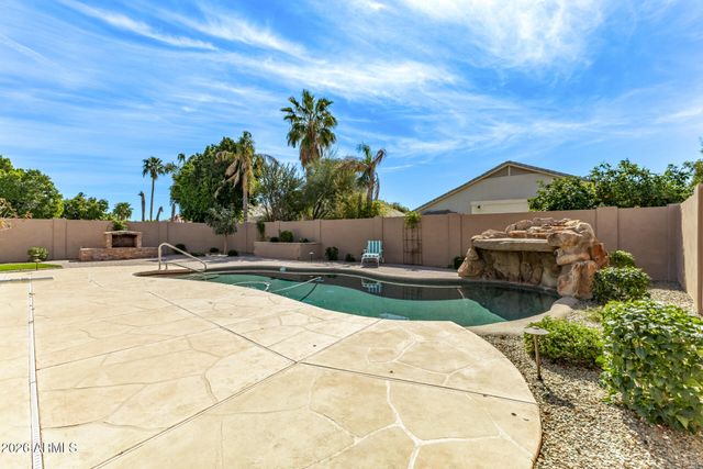 8039 W CLARA Lane, Peoria, AZ 85382