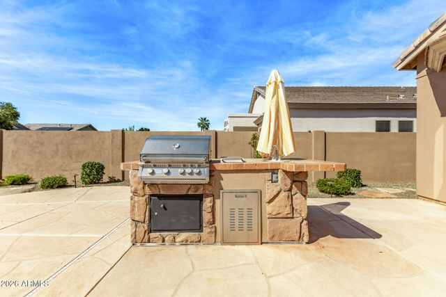8039 W CLARA Lane, Peoria, AZ 85382
