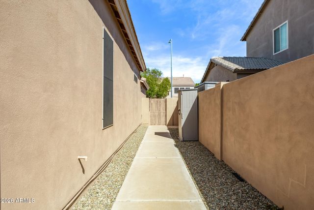 8039 W CLARA Lane, Peoria, AZ 85382