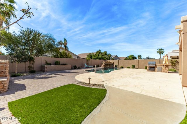 8039 W CLARA Lane, Peoria, AZ 85382