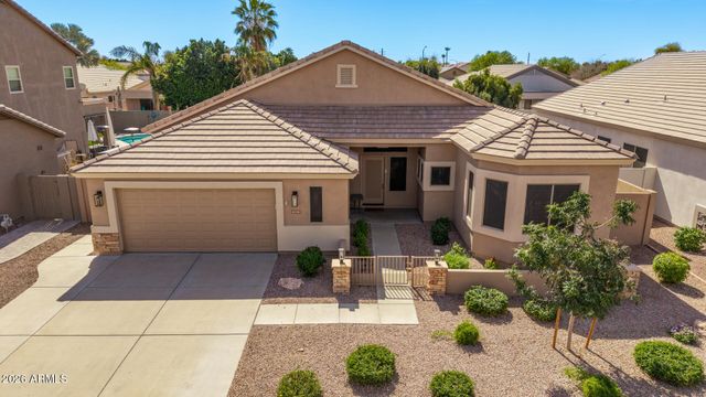 8039 W CLARA Lane, Peoria, AZ 85382