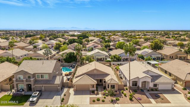 8039 W CLARA Lane, Peoria, AZ 85382