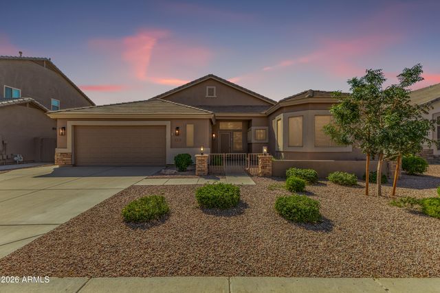 8039 W CLARA Lane, Peoria, AZ 85382