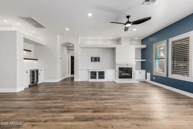 8039 W CLARA Lane, Peoria, AZ 85382