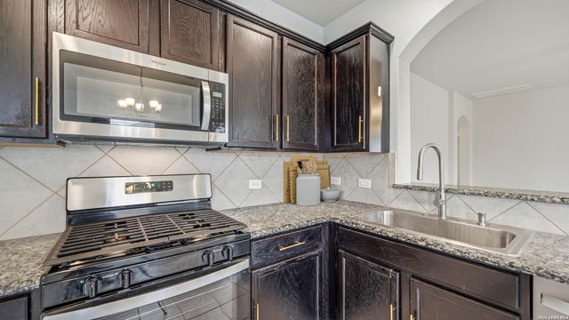 2530 Diamondback Trl, New Braunfels, TX 78130