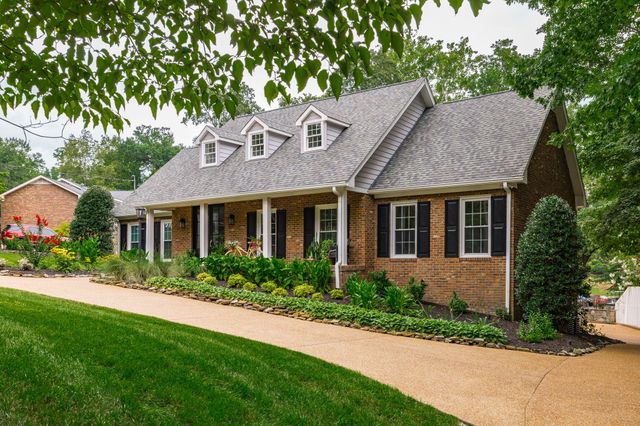 109 High Point Anchorage, Hendersonville, TN 37075