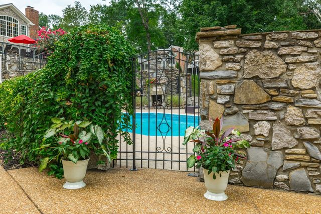 109 High Point Anchorage, Hendersonville, TN 37075