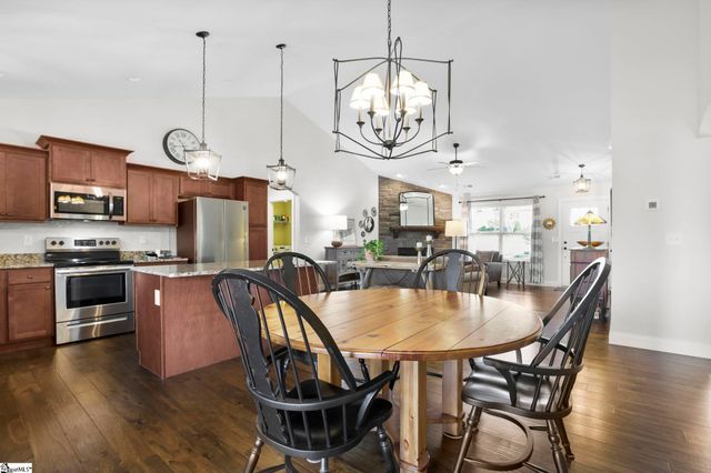 120 Royal Troon, Campobello, SC 29322