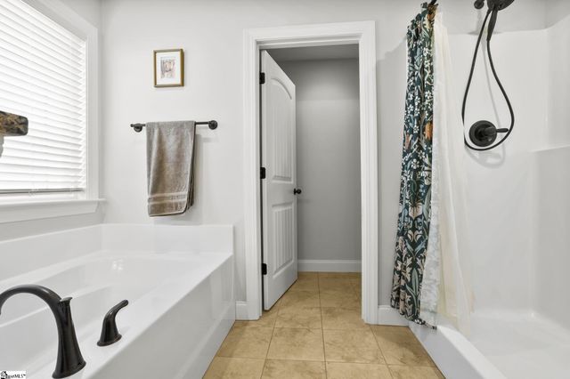 120 Royal Troon, Campobello, SC 29322