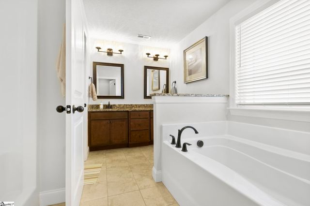 120 Royal Troon, Campobello, SC 29322