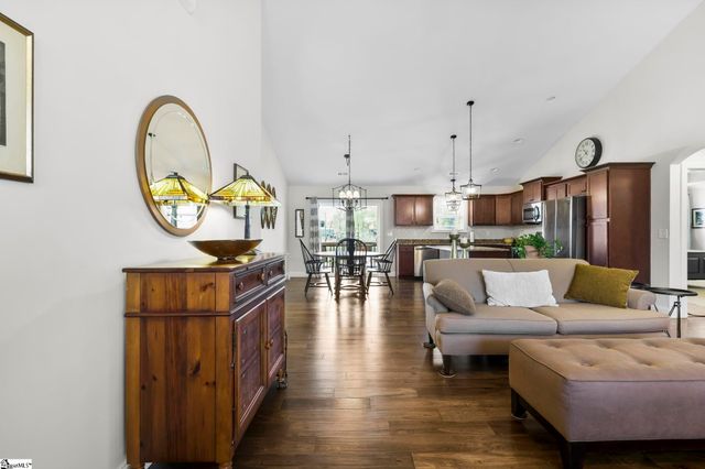 120 Royal Troon, Campobello, SC 29322