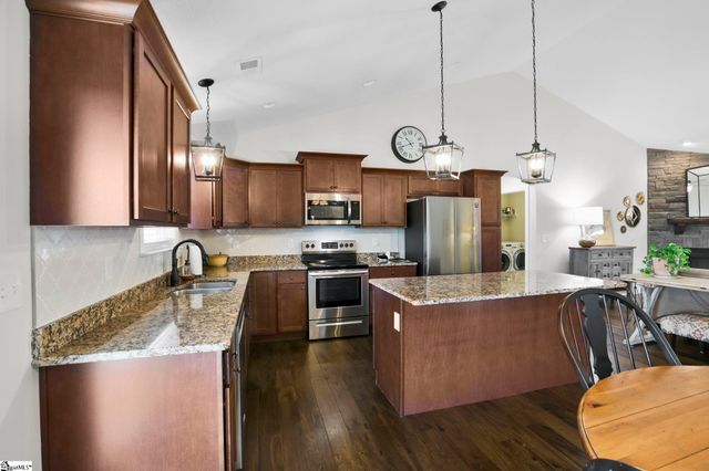 120 Royal Troon, Campobello, SC 29322