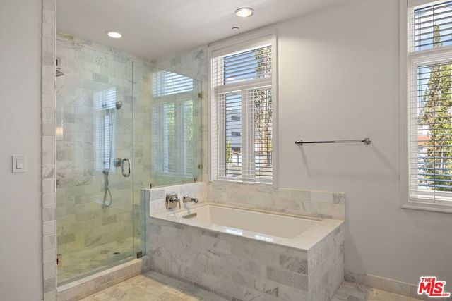 447 N Doheny Drive 305, Beverly Hills, CA 90210