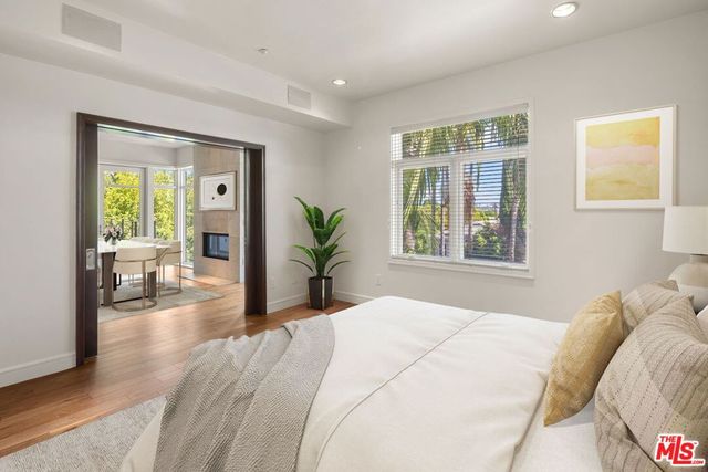 447 N Doheny Drive 305, Beverly Hills, CA 90210