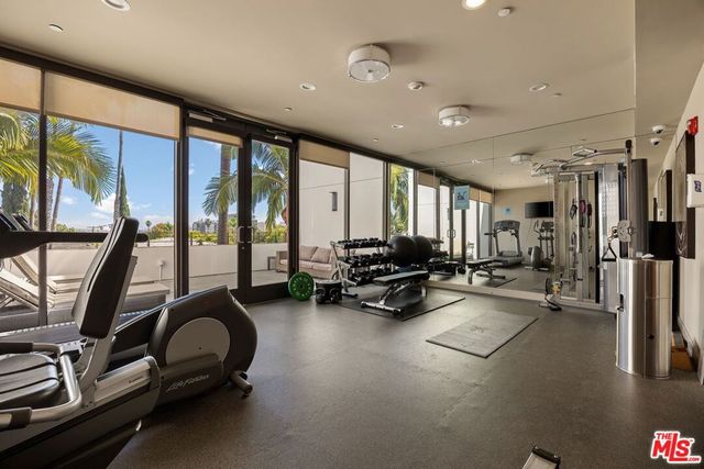 447 N Doheny Drive 305, Beverly Hills, CA 90210