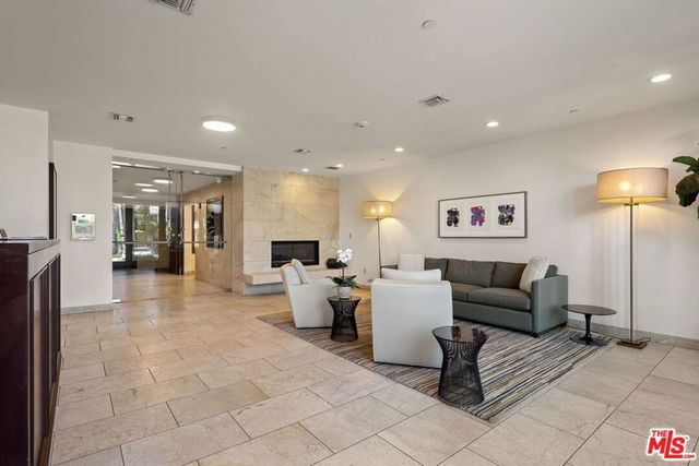447 N Doheny Drive 305, Beverly Hills, CA 90210