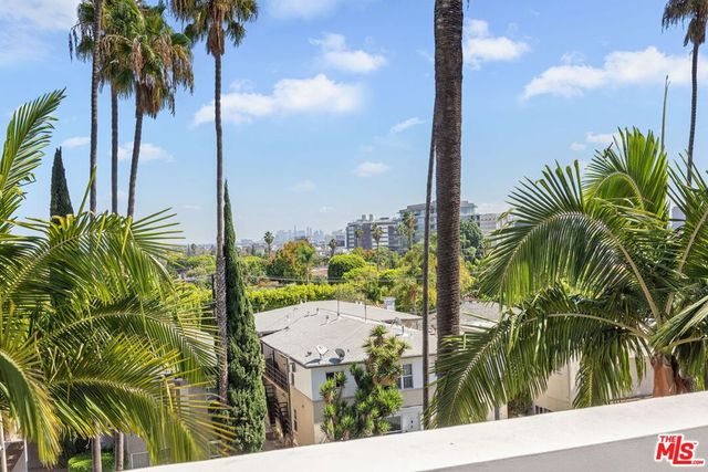447 N Doheny Drive 305, Beverly Hills, CA 90210