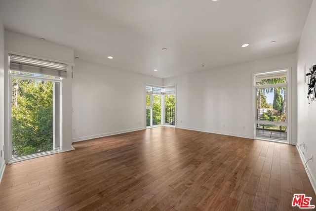 447 N Doheny Drive 305, Beverly Hills, CA 90210
