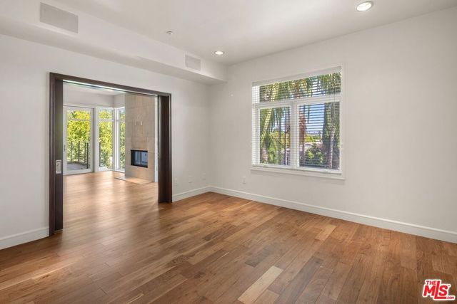447 N Doheny Drive 305, Beverly Hills, CA 90210