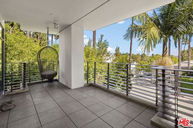 447 N Doheny Drive 305, Beverly Hills, CA 90210