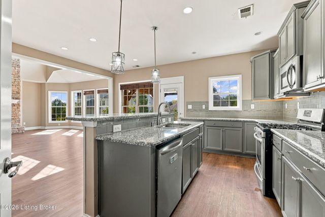 18103 Brightleaf Pl, Fisherville, KY 40023